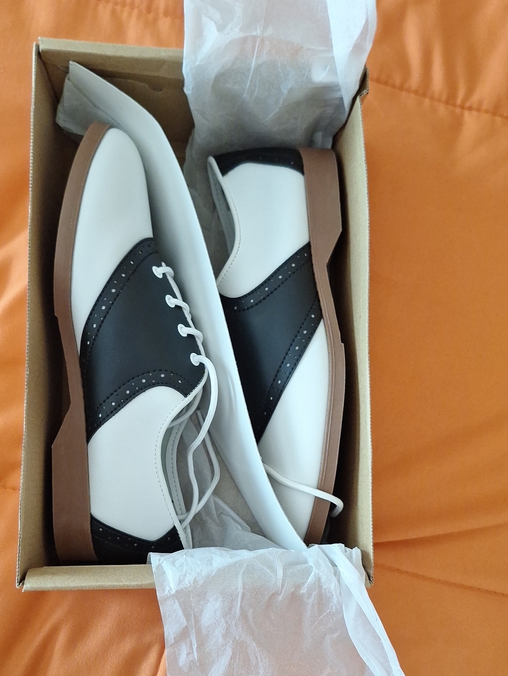 Predictions Two-Tone Black & White Women's Oxford Flats